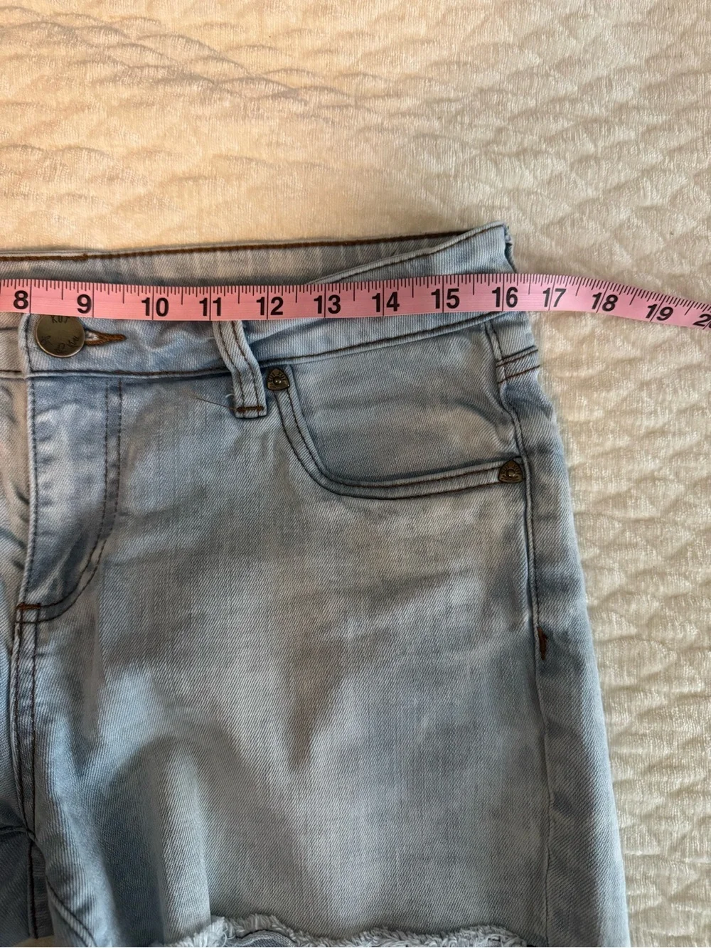 KUT from the Kloth Gidget Mid Rise Fray Denim Shorts- Sz 8